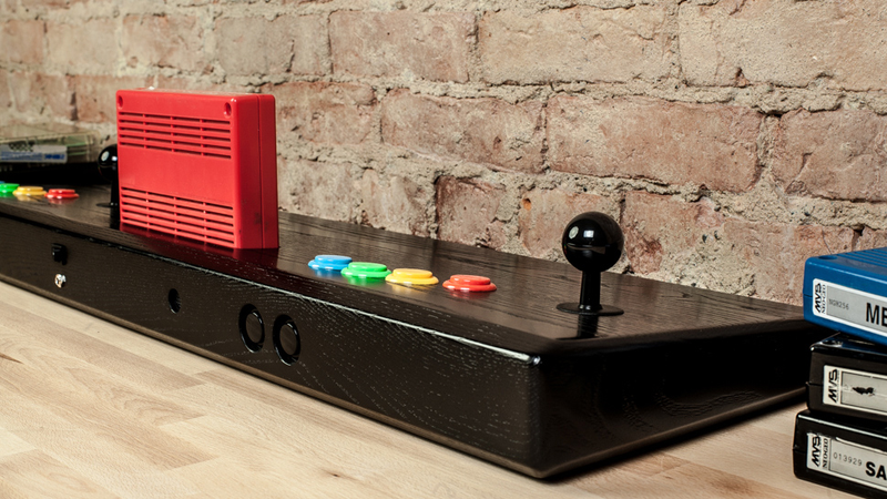 Illustration for article titled This Wooden All-in-One Neo Geo Arcade System Is an Absolute Work Of Art